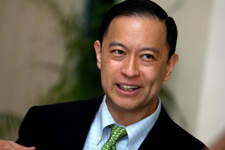 Tom Lembong Ditetapkan Tersangka Kasus Korupsi Impor Gula