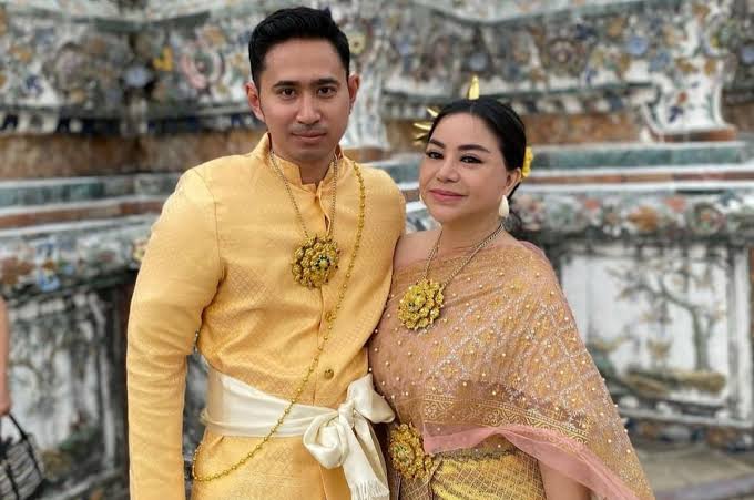 Anisa Bahar Geram Pacar Berondongnya Disebut Anak Angkat